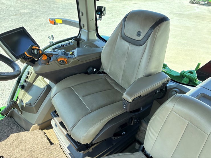 2023-john-deere-8r-370-image-72