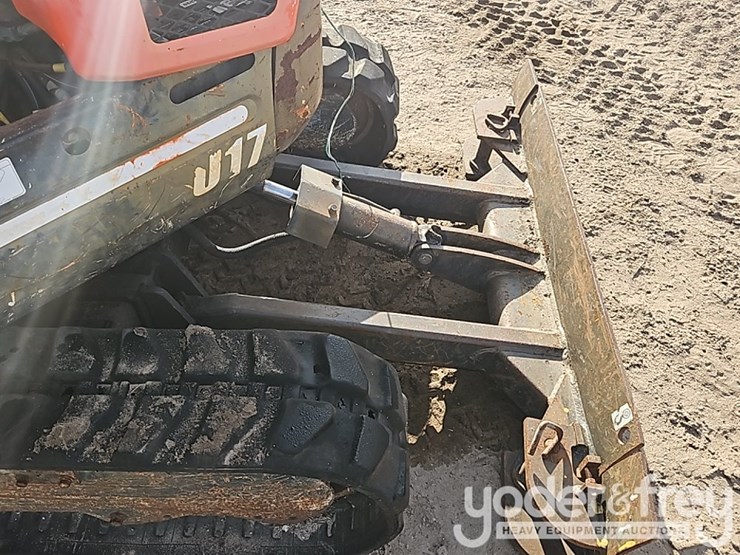 2013-kubota-u17-image-10