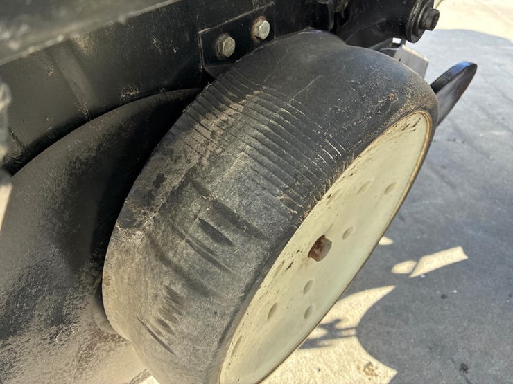 2014-kinze-3000-image-63