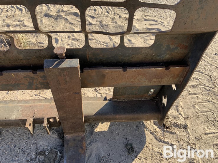 48”-rail-pallet-forks-image-10