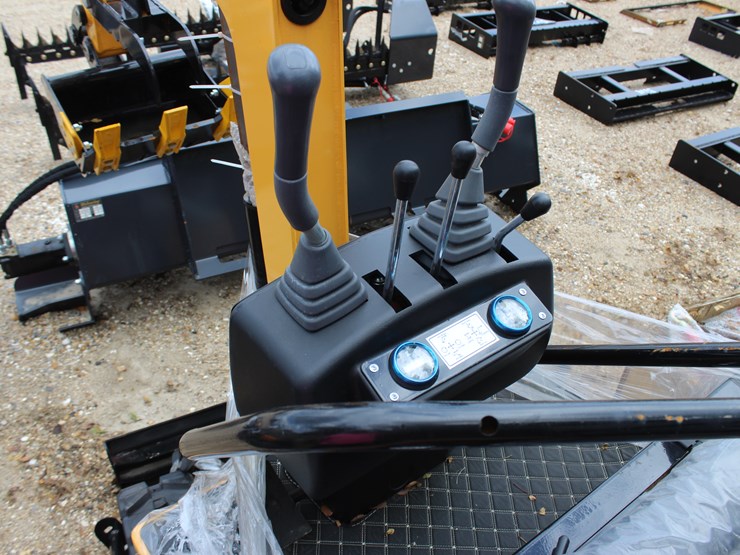 #5107-•-2025-landhero-mini-excavator,-15hp-image-7