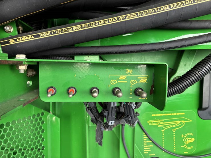 2009-john-deere-9770-sts-image-62