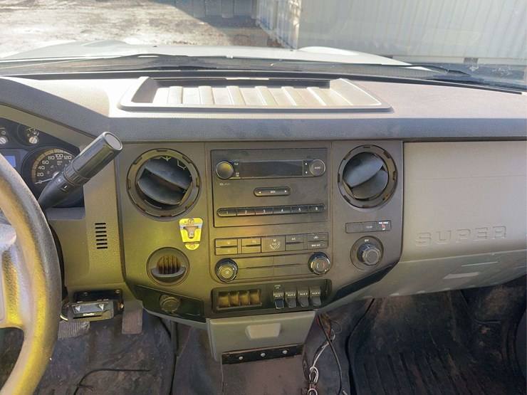 2013-ford-f350-xl-image-23