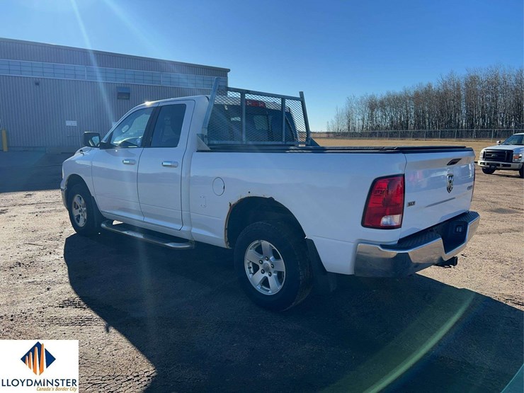 2011-ram-1500-slt-image-2