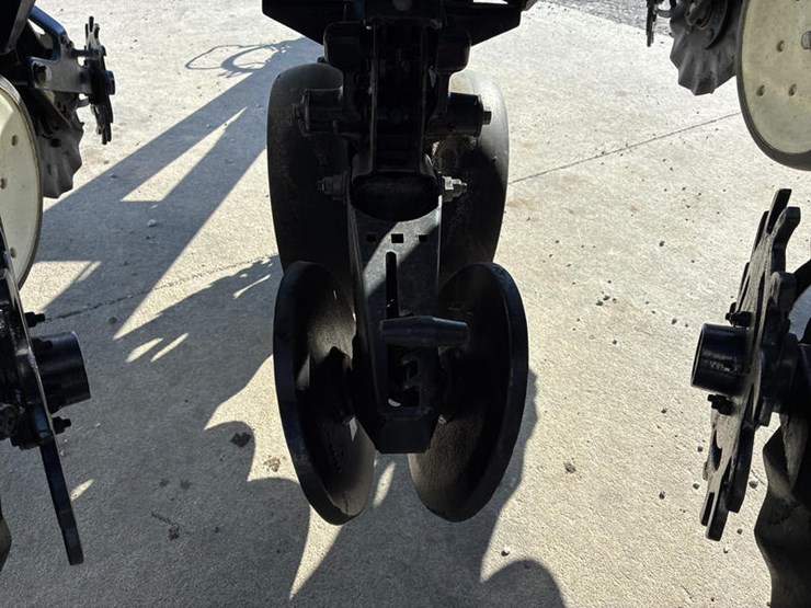 2014-kinze-3000-image-42