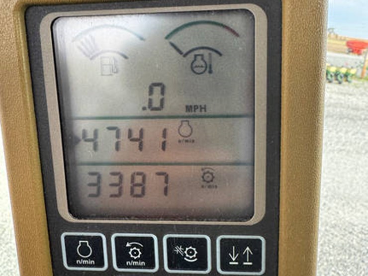 2005-john-deere-9560-sts-image-81