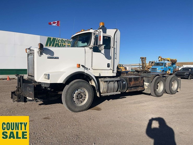 2016-kenworth-t800-image-1