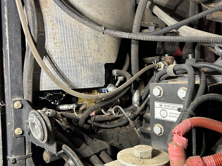 2018-case-ih-wd2504-image-30