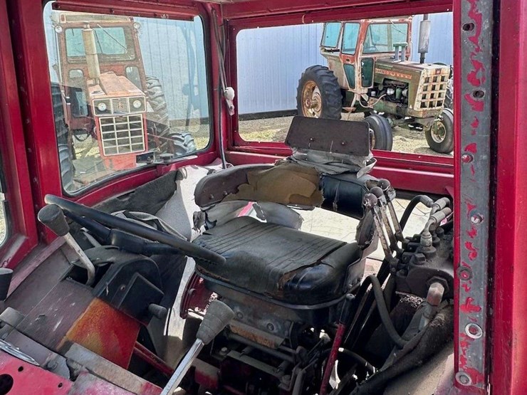 farmall-1066-hydro-image-30