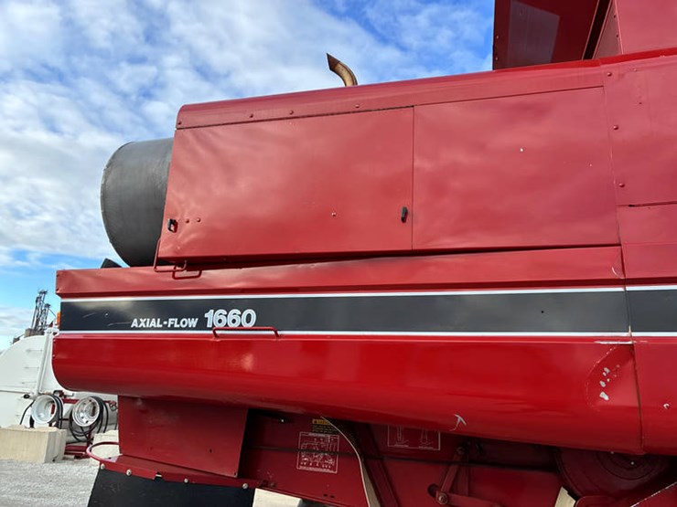 1990-case-ih-1660-image-16