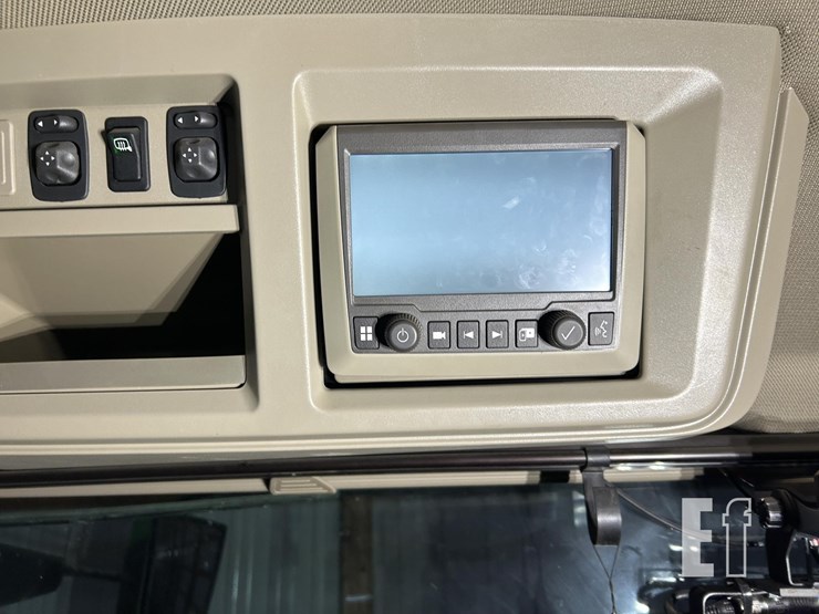 2022-john-deere-9r-590-image-47