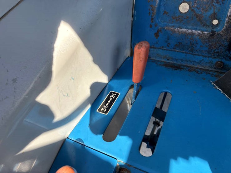 new-holland-2120-image-82