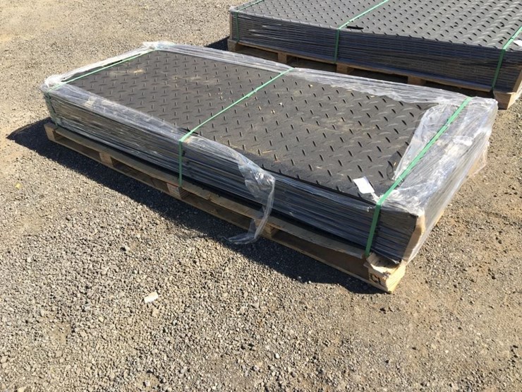 unused-8ft-x-3.5ft-rubber-mats.-image-1