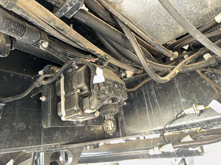 2023-case-ih-4350-patriot--sprayer-image-37