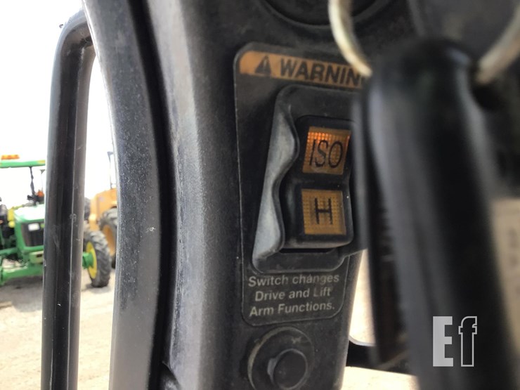 2017-bobcat-t740-image-14