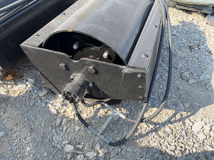 giyi-skid-steer-vibratory-roller-image-5