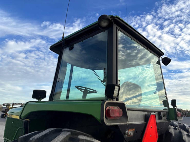 1994-john-deere-4560-image-27