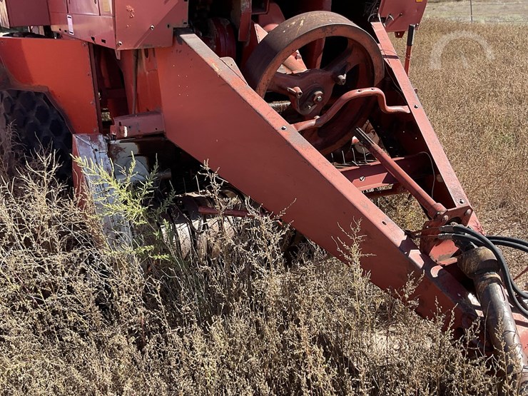 hesston-4800-image-3