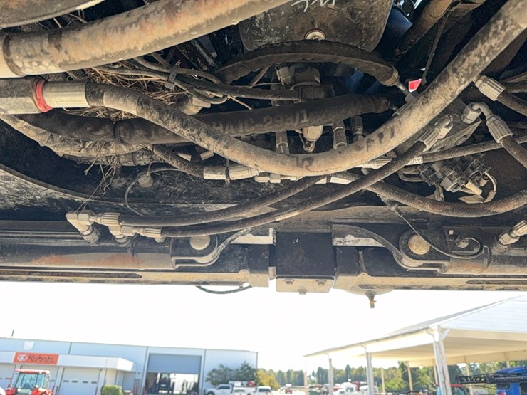 2023-case-ih-4350-patriot--sprayer-image-105