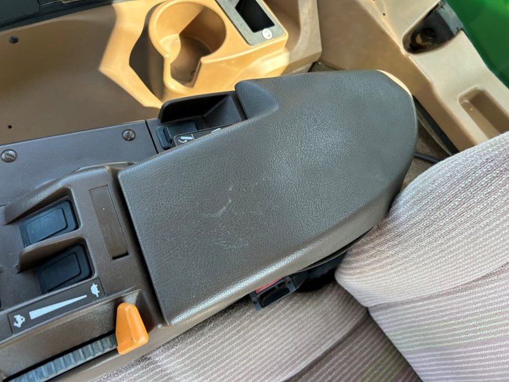 2012-john-deere-4940-image-34