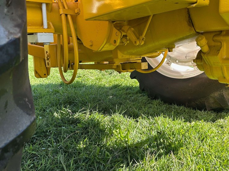 minneapolis-moline-g750-image-39