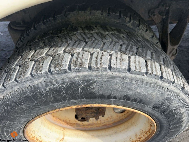 2017-international-durastar-4300-image-11