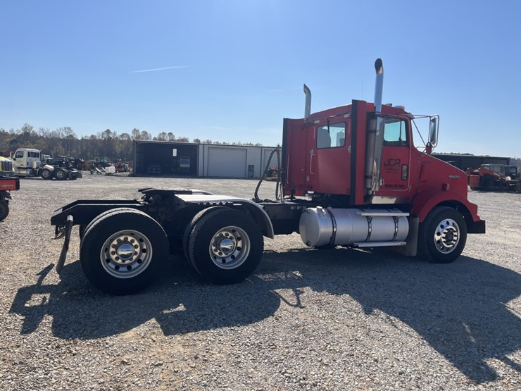 2004-caterpillar-c15-image-6