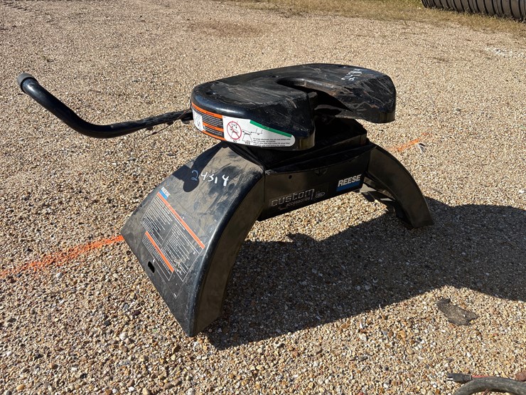 #24314-•-reese-5th-wheel-hitch-image-1