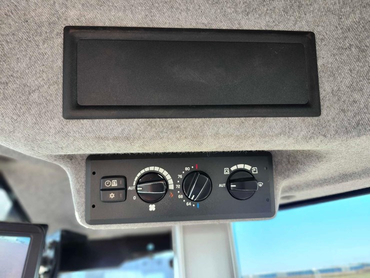 2019-volvo-l110h-image-26