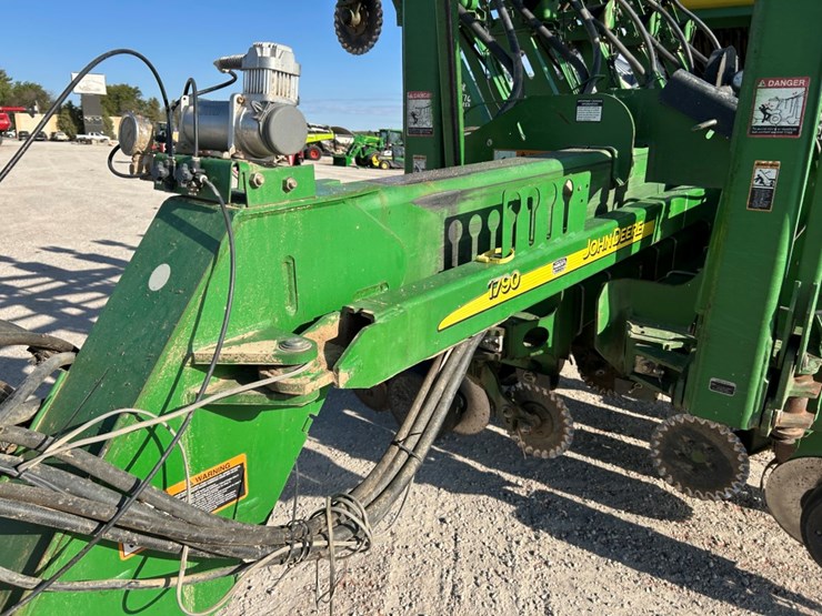 2004-john-deere-1790-image-7