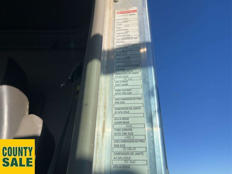 2016-kenworth-t800-image-23