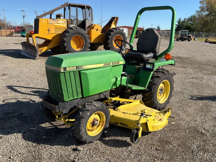 #2401-•-john-deere-855-compact-utility-tractor*-image-1
