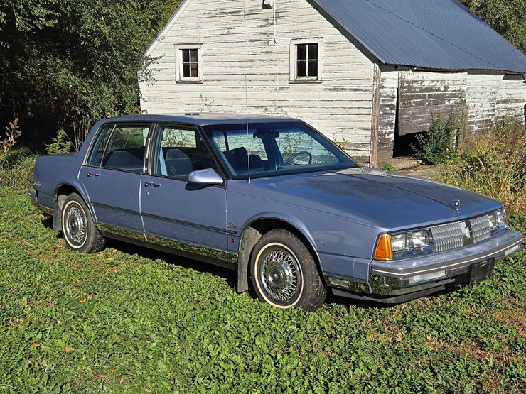 1985-oldsmobile-ninety-eight-regency-image-2