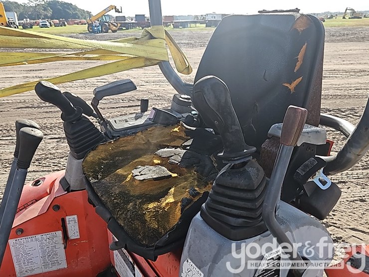 2013-kubota-u17-image-24