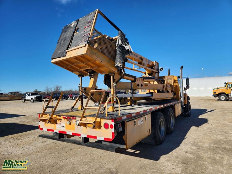 2009-international-workstar-7500-image-6