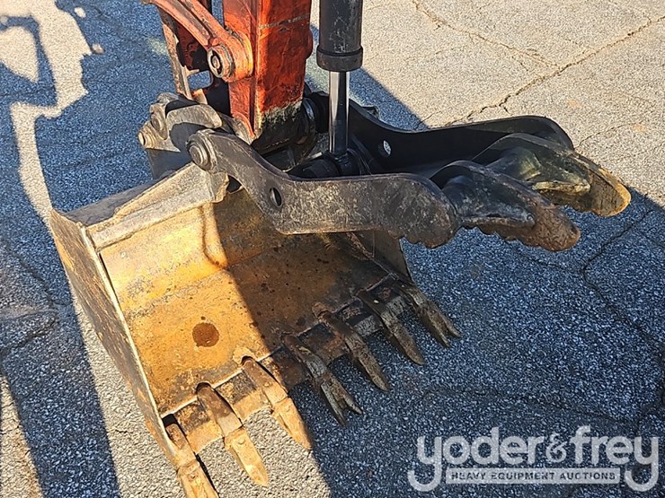 2016-kubota-kx057-4-image-18