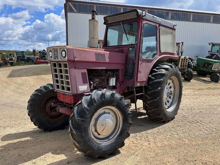farmall-1066-hydro-image-1