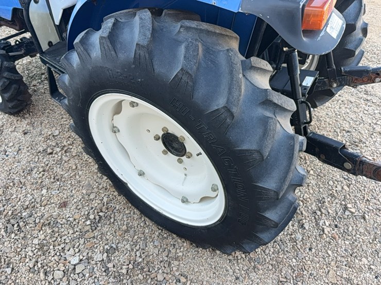 new-holland-boomer-30-image-11