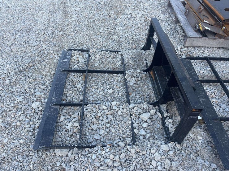 mini-skid-steer-land-leveler-image-9