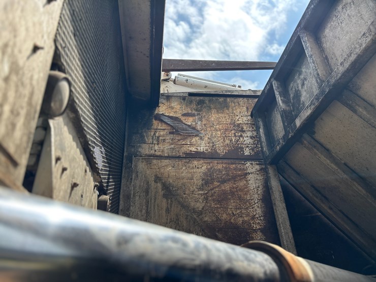 #9394-•-2007-mack-mr-mr600s-t/a-daycab-garbage-truck-vin:-1m2k189c07m036142-image-33