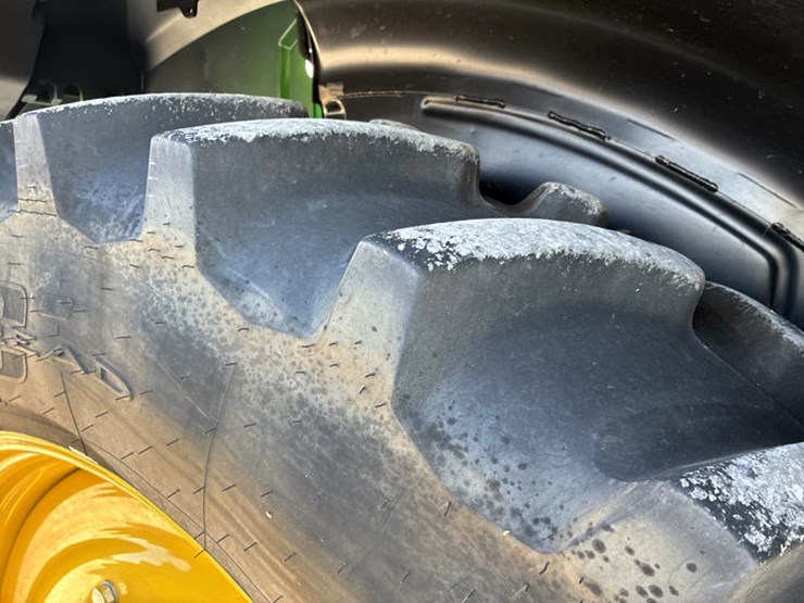 2023-john-deere-8r-370-image-58