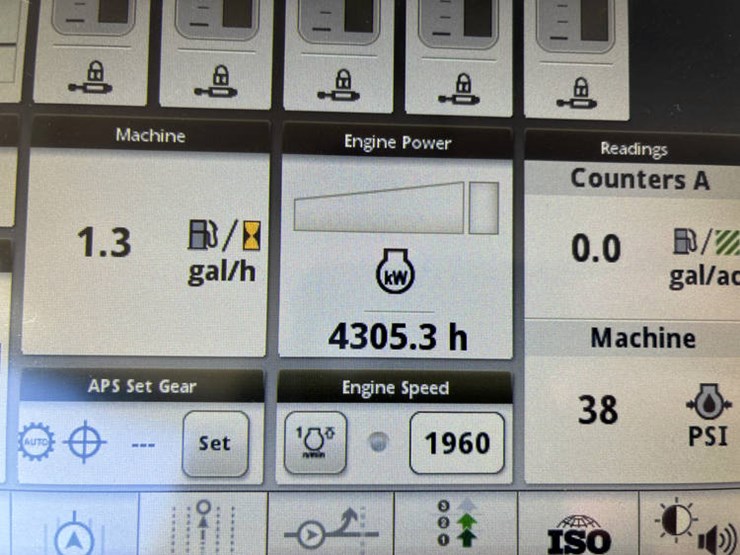 2015-john-deere-8295r-image-48