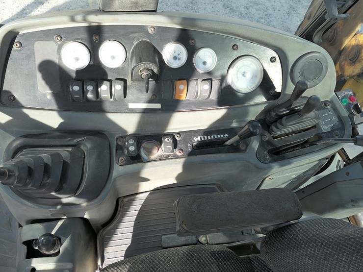 2001-caterpillar-420d-image-26