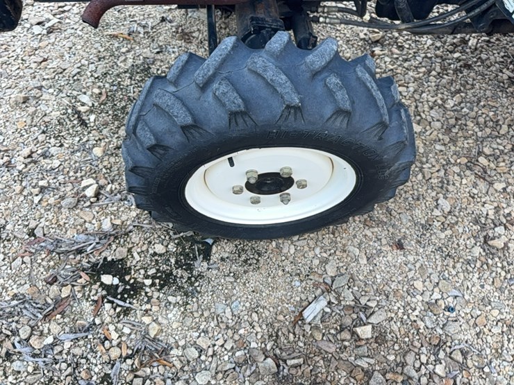 new-holland-boomer-30-image-6