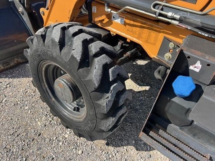 2017-case-580sn-image-35