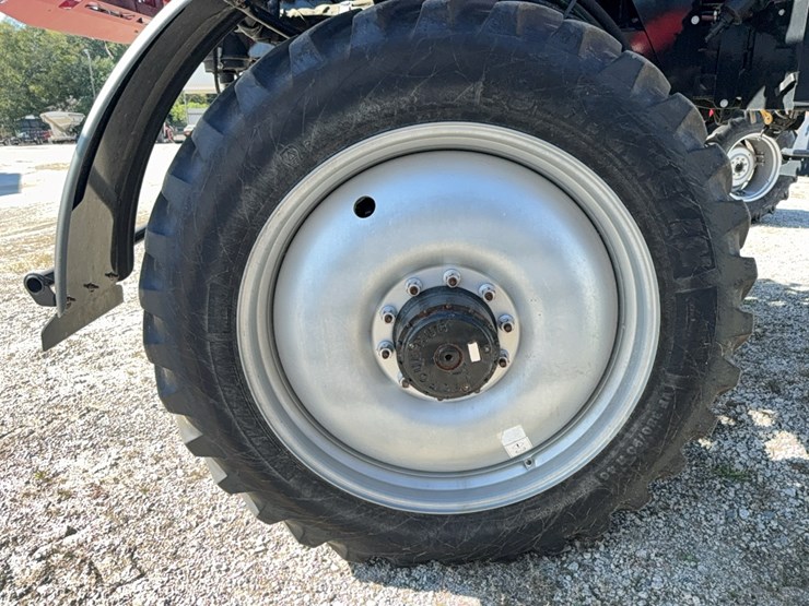 2023-case-ih-4350-patriot--sprayer-image-12