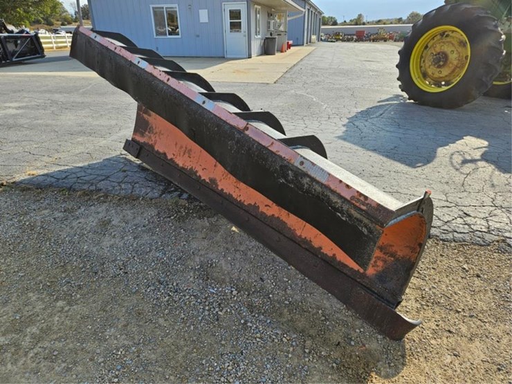 #3023-•-bonnell-10'-one-way-snow-plow-image-1