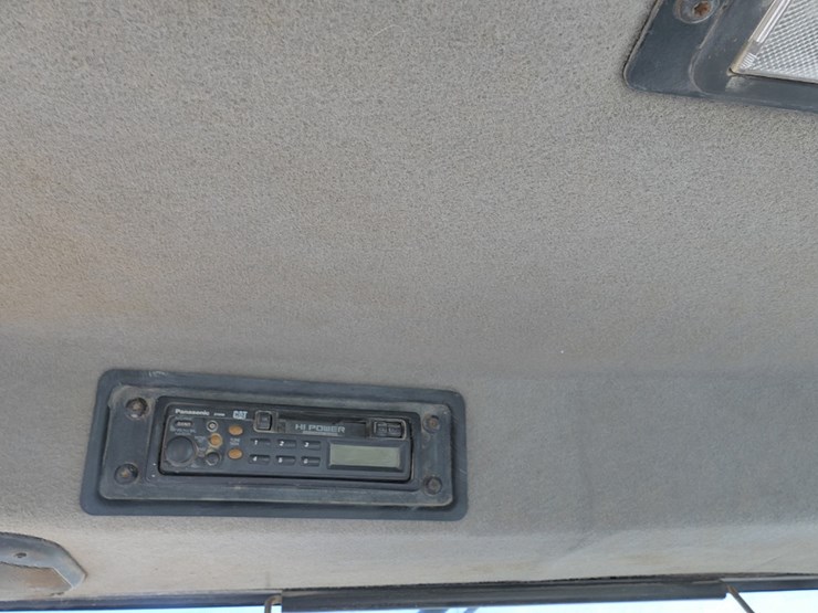 2001-caterpillar-420d-image-29