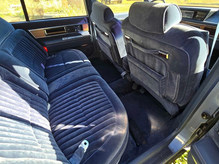 1985-oldsmobile-ninety-eight-regency-image-29