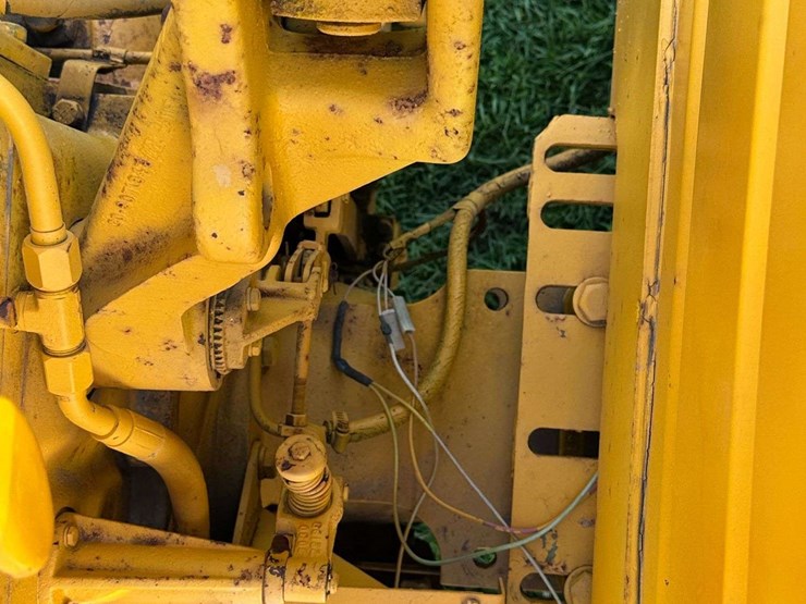 minneapolis-moline-g1355-image-55